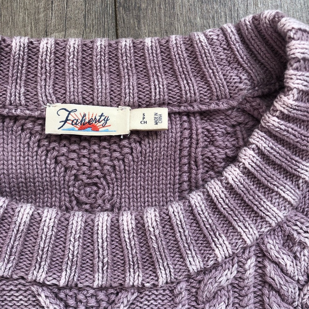 Faherty washed out pink Fitter Cable Knit Sweater - Picture 3 of 4